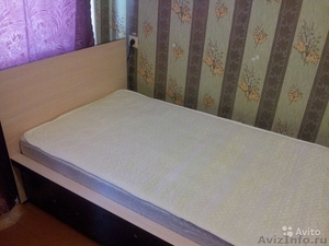Продам кровать с белым матрасом - Изображение #1, Объявление #1449553