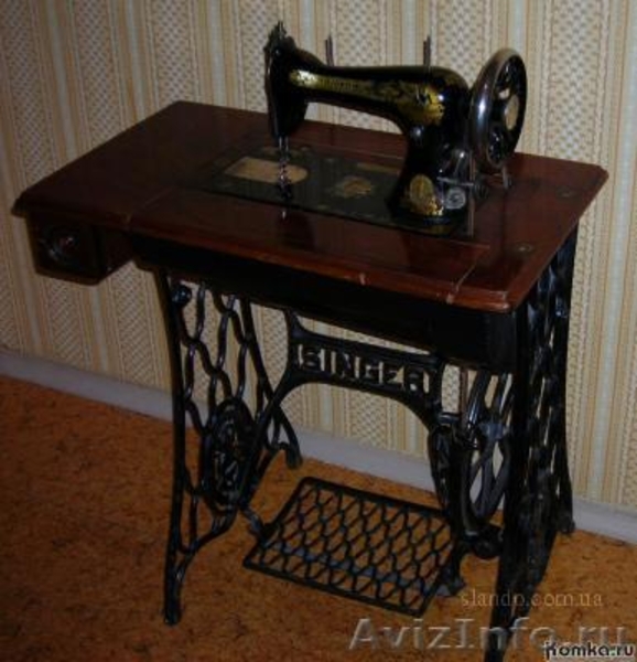 Авито старые швейные машинки. Швейная машинка Зингер ножная. Швейная машинка Зингер 677g. Машинка швейная Зингер 1861. Швейная машинка Зингер Старая ножная.